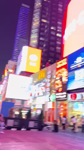 Sudadera Prohibido no generar dinero en times squere New York  FYP #ParaTi #ViralTikTok #TrendAlert #NYCVibes #TimesSquareMoments #OutfitCheck #StreetStyle #Mexxas #StoreMexxas #LosMexxasEstamosEnTodoElMundo #ModaUrbana #StreetwearVibes #LatinosEnNYC #DripCheck #FashionVibes #OotdMen #OutfitInspo #EstiloMexicano #NYCFashion #TikTokStyle #UrbanVibes #ModeOn #FitOfTheDay #RopaConActitud #HechoEnMéxico