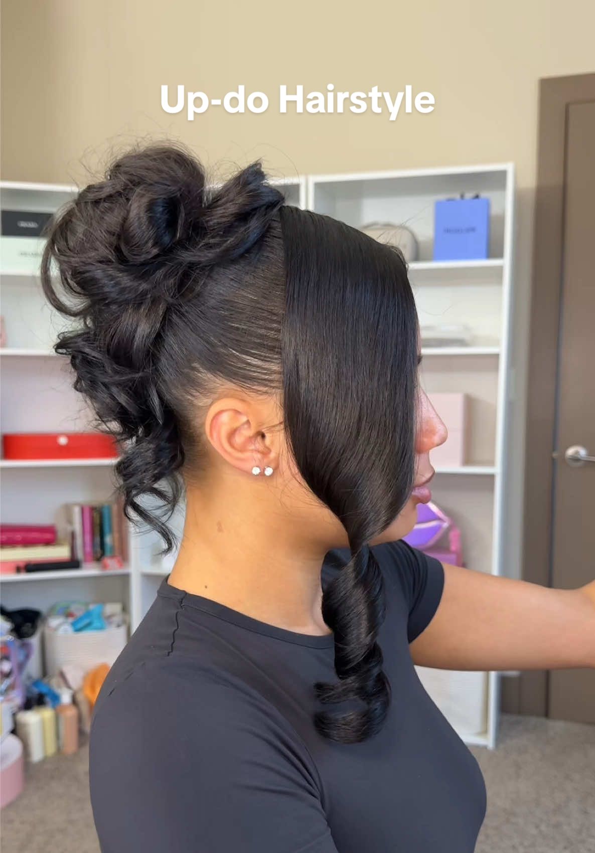 How cute is this up-do?? I’m obsessed! 😍 @Not Your Mother's @Bed Head by TIGI @Conair Haircare @GoodyHair #updohairstyle #curledupdo #weddinghairstyle #easyhairstyles #hairtutorial 