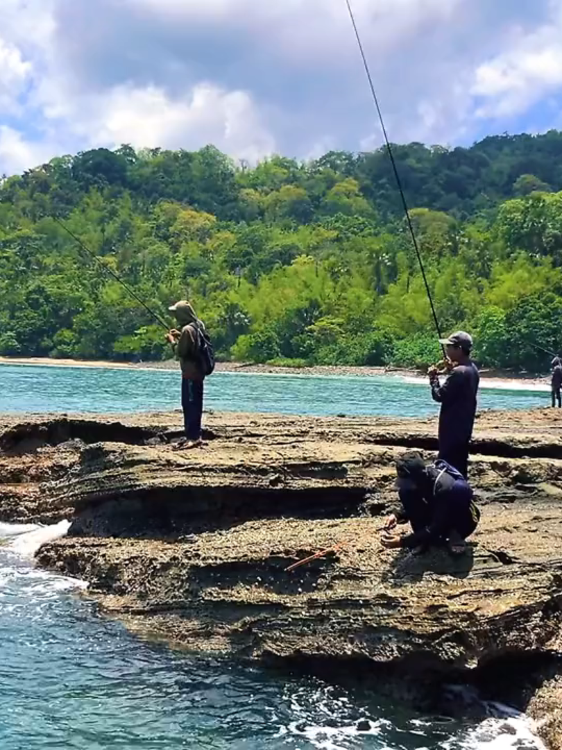 Spot bagus untuk memancing #pantaicangakan #jember24jam #fy #mancing #fypdong