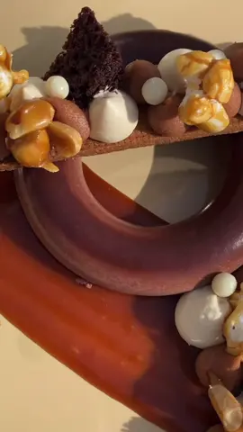 @Chocollor Chocolate chocolate, popcorn, and caramel. Chocolate straight from Jamaica! #jamaicanchocolate #plateddessert #pastrychef 