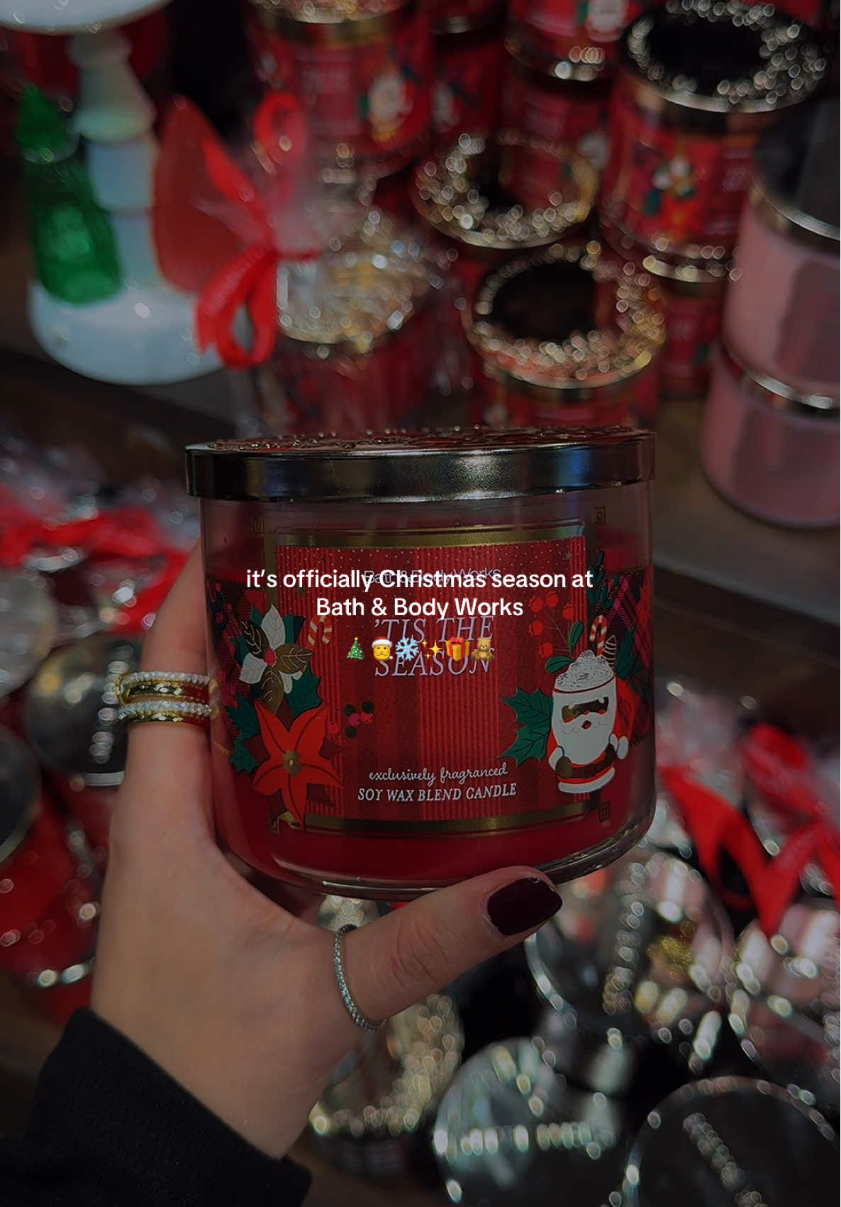 i can smell Christmas already 🎅🏼🎄✨@Bath & Body Works #bathandbodyworks #bathandbodycandles #christmasvibes #holidayseason #christmasiscoming 