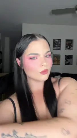 BRING BACK FUN MAKEUP! #makeupartist #makeuptransformation #transition 