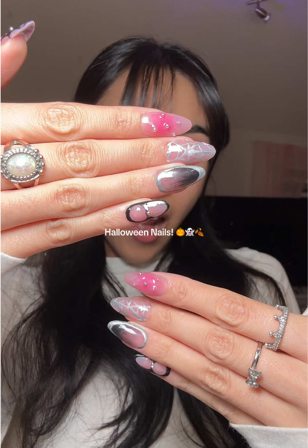 Halloween nails are here!!  #halloween #nails #nailart #halloweencostume 