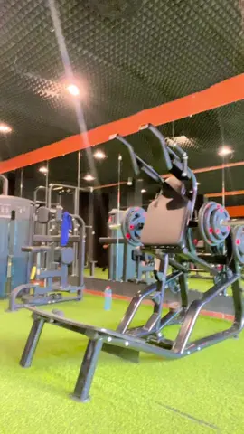 Setelah off 1 minggu  karena anak sakit akhir’a hari ini bisa pompa lemak lagi😂😂😂😂#vidioviraltiktok #foryoupage #GymLife #gymmotivation #legdayworkouts 