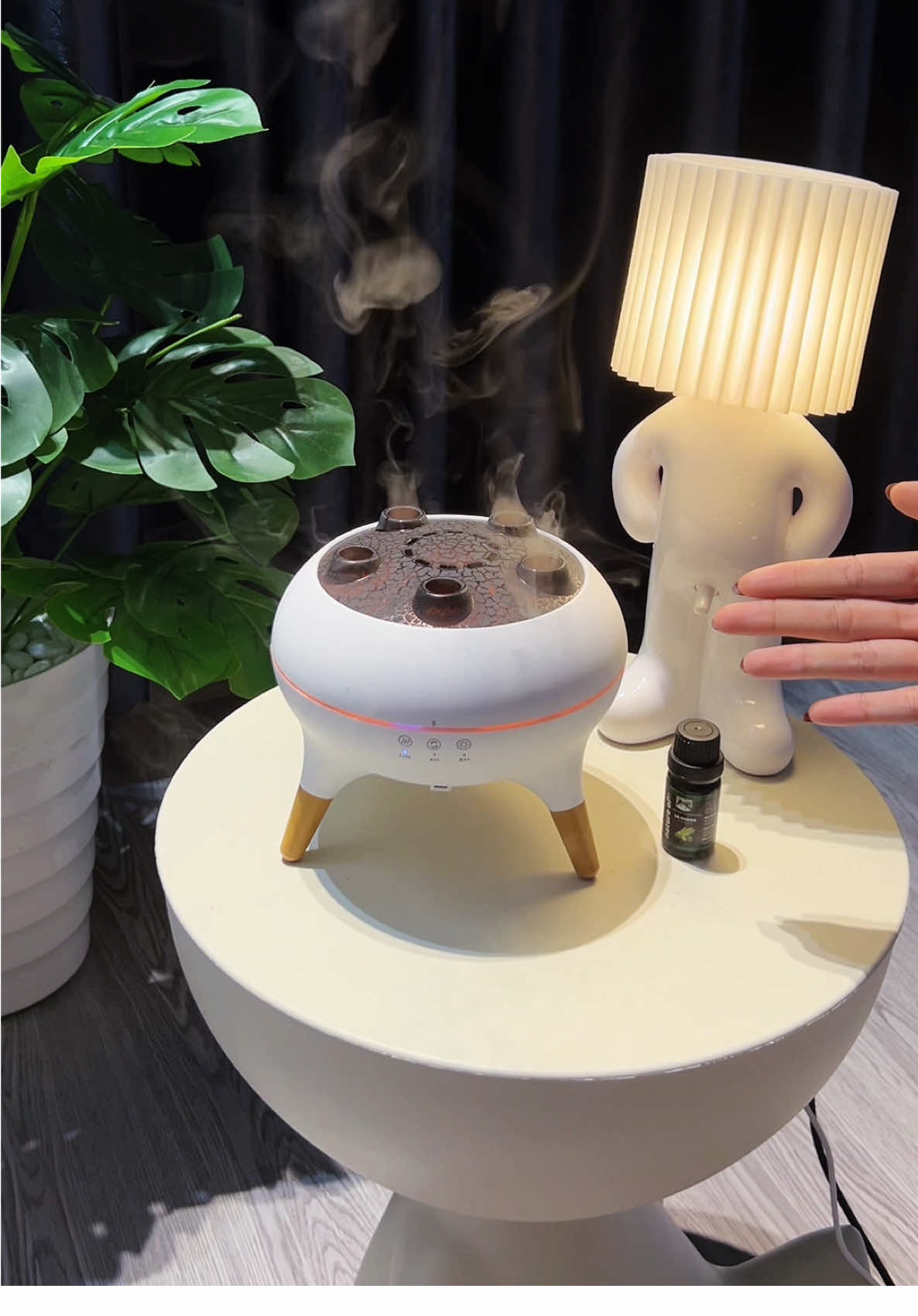 Máy xông tinh dầu UFO V80 phun sương tròn hình con sứa dung tích 250ml#mayxongtinhdau #khuechtantinhdau #xongtinhdauufo