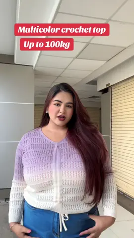 Available in 2 colors ✨🫶🏻 #curvyessentials #plussizetop #plussizewintertop #plussize #curvy 