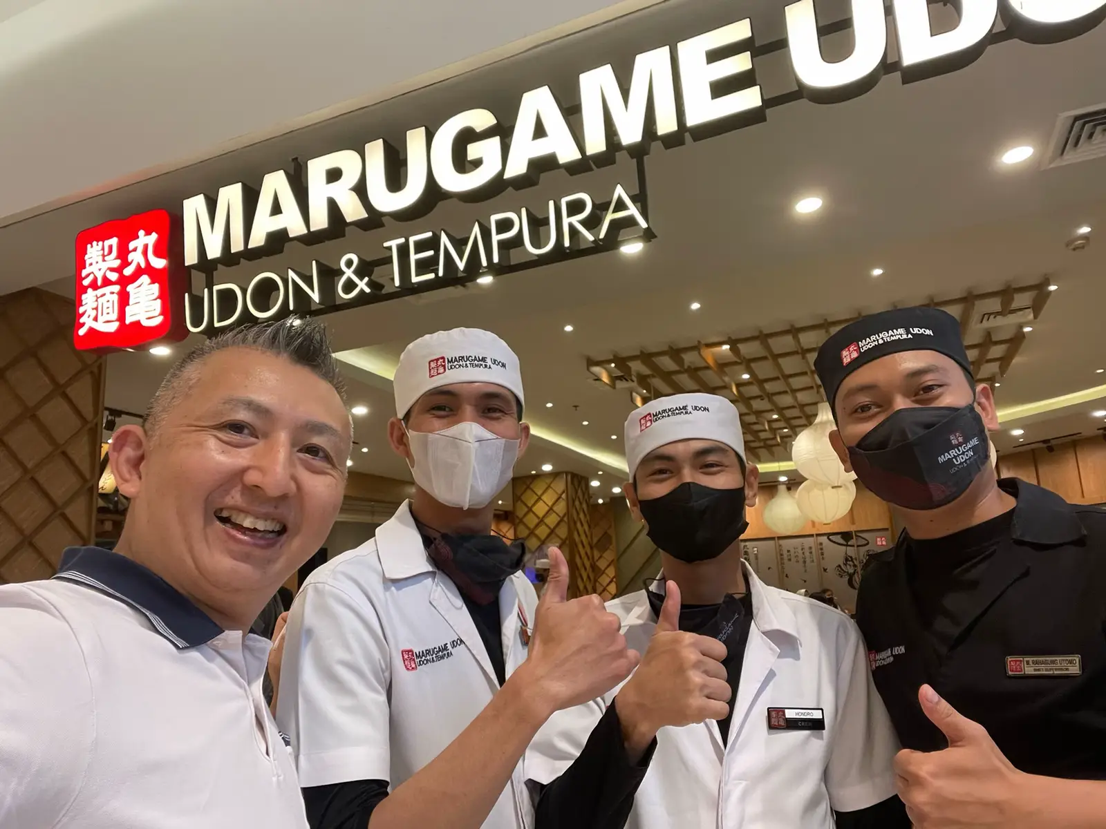 Kalo buka galeri papa udon isinya jarang foto aku , mostly foto dia bareng team marugame dan produk produk menu baru yg mau di launching … Meski dia cancer dia selalu amanah dalam kerja , jujur , ga pernah korupsi karena semua hartanya aku yg pegang jadi aku tau nafkah yg dia kasih halal , dia ga pernah berkhianat selingkuhin aku apalagi bohong … dia adalah sosok pemimpin yg tak tergantikan … ga ada yg bisa gantiin kamu sayang Miss his guidance and laugh  Rest in peace my lovely husband 15 Oktober 2025 …. Tomorrow is one year you are pain free from cancer 🥀 Tunggu aku ya pa … aku harus selesaikan amanah dari Allah besaran kazuki dulu … terus kita bisa ketemu lagi sayang … tunggu aku sayang aku disini juga rindu … tiap kali liat kazuki aku selalu inget kamu , karena tingkah lakunya mirip kmu , heran tapi yg gimana anakmu mirip banget ama kamu , aku ga kebagian hihi