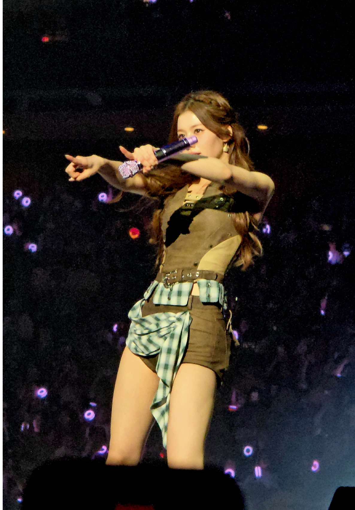 Sana hit crowd with a 45s stun @TWICE #sana #twice #thisisfor #igotyou #singapore 