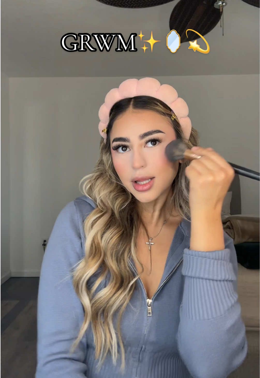 music & makeuppp GRWM ✨💫🪞 #fyp #makeuptalk #grwm #imback #grwmroutine 