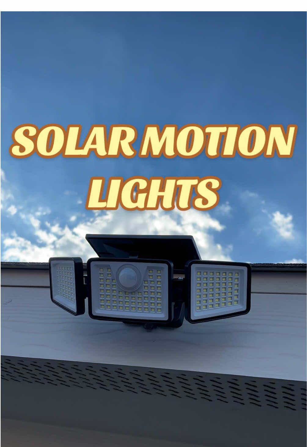 No more cables! This Solar Outdoor Lights are the best creation ever !🤩 #solar #backyardvibes #tiktokmademebuyit #blackfriday #fyp 