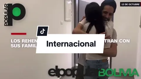 #Internacional | El grupo Hamás confirmó la liberación de un nuevo grupo de rehenes, entregados a la Cruz Roja Internacional en la Franja de Gaza. Entre los liberados hay mujeres y menores de edad, quienes serán trasladados a territorio israelí para recibir atención médica y psicológica. Esta entrega forma parte de los acuerdos de intercambio alcanzados con mediación internacional, mientras continúan las negociaciones para liberar a más personas retenidas desde los ataques del 7 de octubre. 🎥. CNN #ElPopular #ElPopularBolivia #PopBolivia #PopNews