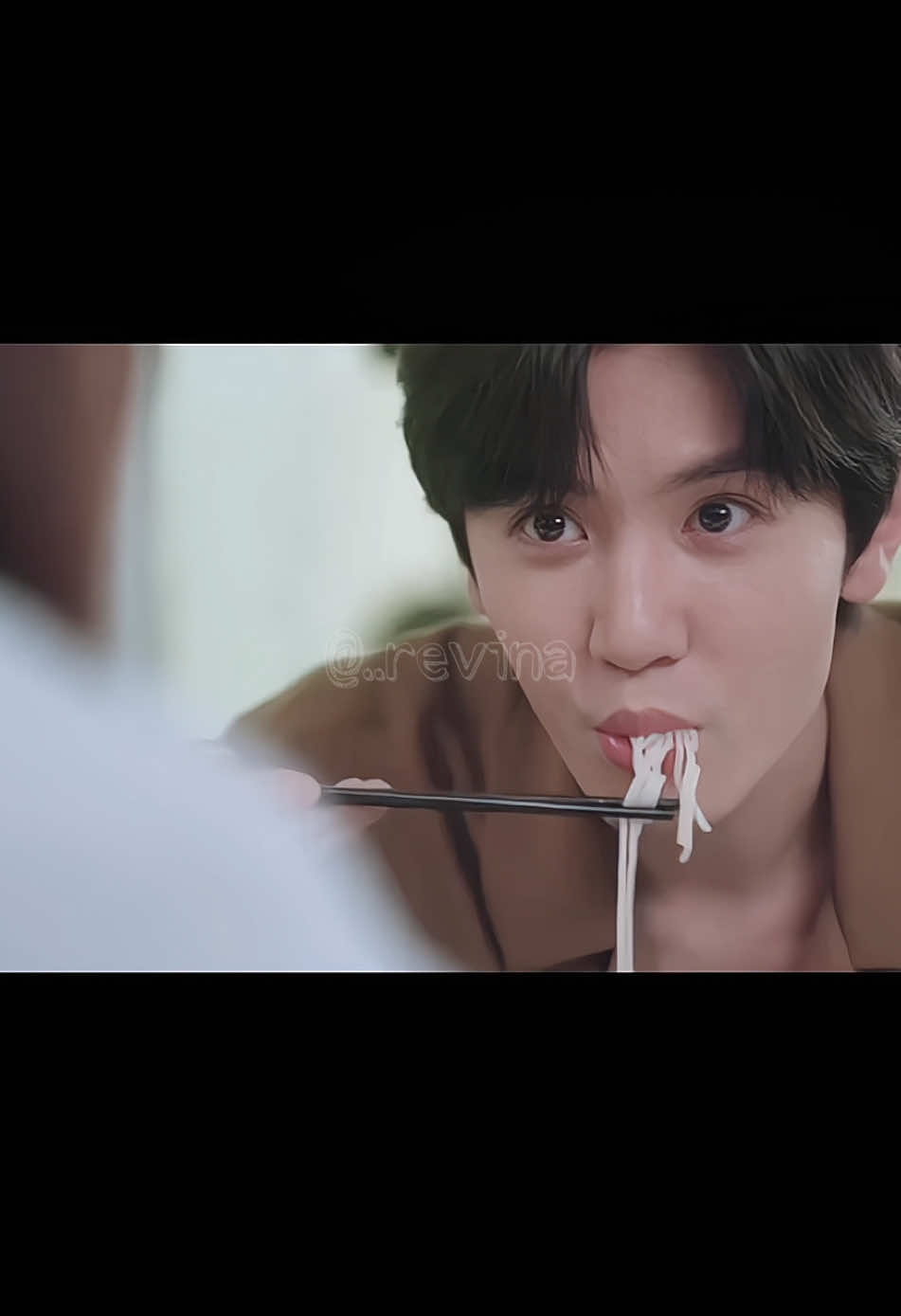 Sang Zhi makes longevity noodles for Duan Jiaxu's birthday celebration🥹❤️ #duanjiaxu #sangzhi #hiddenlove #chenzheyuan #zhaolusi 