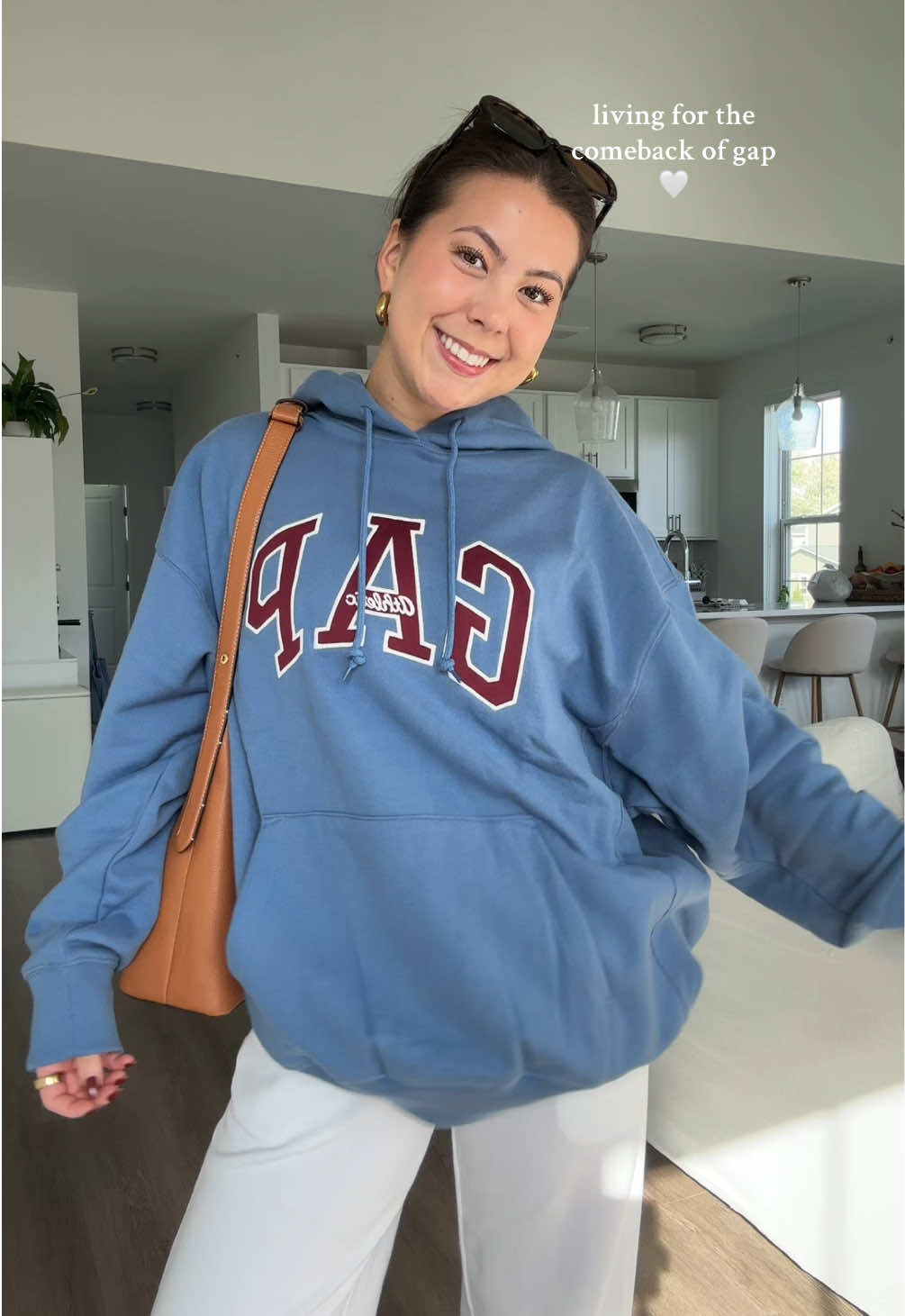 Gap makes the COMFIEST sweatshirts 🥹🫶🏻 wearing a large! #gapsweatshirt #gaphoodie #hoodiethathoodies #sweatshirt #tiktokshopblackfriday @Gap 