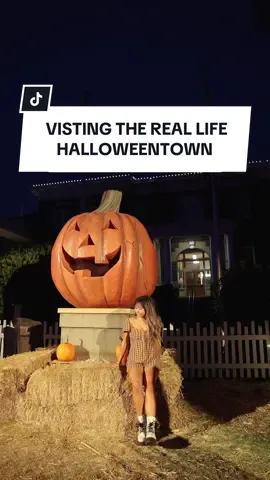 The actors were there the day before😭 so close yet so far @delta #halloweentown #sthelens #oregon #travelbucketlist #deltaairlines 