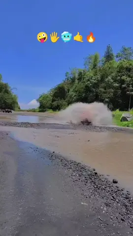 siapa yang udah pernah ke merapi yuck yang blum pernah ke merapi jgan lupa reservasi nya yaa 0812 2882 0916 1/2 jeep ttep kami layani kak. #merapitlogoputri #jeepmerapi #lavatour #merapilavatour #lavatourmerapi 