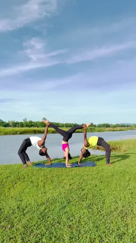Acro yoga / group yoga / #yoga #yogapractice #acroyoga #yogaposes #yogaeveryday 