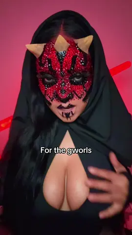 #darthmaul #rhinestonemakeup #glamsition #makeuptransition #adriannabernard 