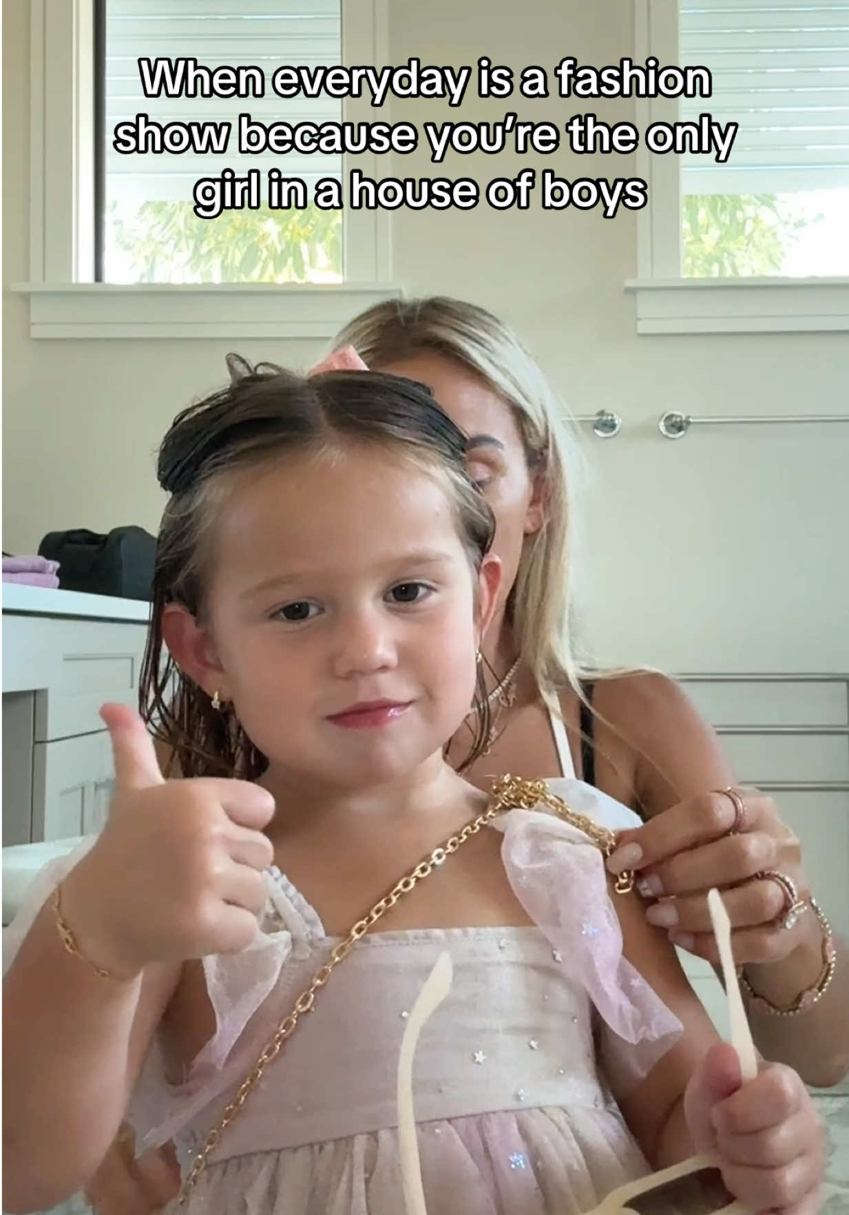 Her built in audience 🤣 #bigbrother #littlesister #reaction #family #wholesome 