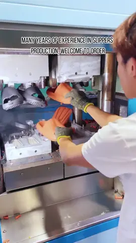 Slippers production #outdoorslippers#shoes#slippers#Running#slippershoes 