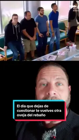 Este experimento debería hacerte pensar. Una sola acción sin sentido… se volvió una norma. Nadie preguntó por qué. Nadie dudó. Todos siguieron. Así funcionan muchos comportamientos que repites sin darte cuenta: hábitos, creencias, miedos que solo existen porque alguien más los imitó antes. Pensar por ti mismo no es rebeldía. Es libertad. 🧠✨ #conciencia #psicologia #comportamientohumano #despierta #reflexion 