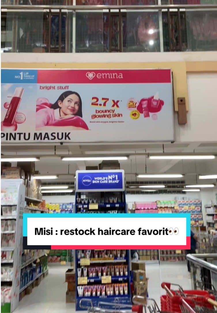 Akhirnya balik lagi ke Swalayan Ramai buat restock haircare favoritku — Natur Shampoo Tea Tree Oil & Hair Tonic Ginseng! 💚 @Natur  📍Langsung aja ke Swalayan Ramai, jangan sampe kehabisan!  #naturshampooteatreeoil  #naturhairtonicginseng #naturhaircare #SwalayanRamai #HaircareRoutine 