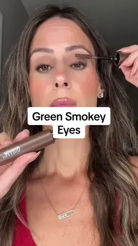 Green smokey eyes using the ethereal eyes nature palette 🍂🍁🍃 #eyetutorial #eyemakeuptutorial #easyeyemakeup #etherealeyesnature 