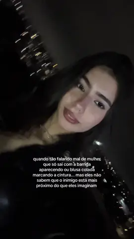 até parece que eu vou desperdiçar essa cintura finíssima que Deus me deu   