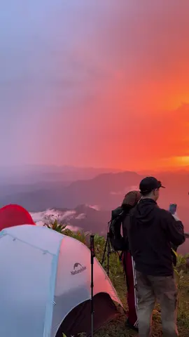 พระอาทิตย์ตกดินที่ม่อนปุยหมอก  🌄 ##พระอาทิตย์ตก##ม่อนปุยหมอก ##เดินป่า