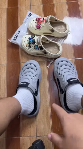 ang cute naman ng clogs na ito #clogsforkids #slippersforkids #giftforkids #comfyslippers #affordable 