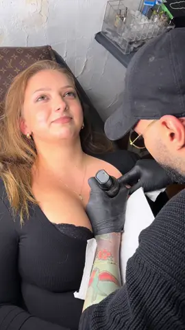 I love it 🙊🖋️ aber mich stört dieser Faden auf meinem Kleid #tattoo #fun #lifestoooshort #funny #foryou 