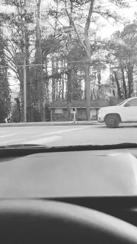 Cuộc sống bình yên không phải là không có sóng gió… mà là ta học được cách mỉm cười trong mọi giông bão🌸