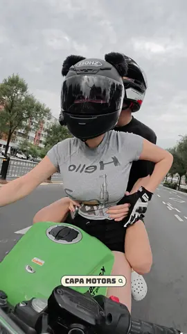 quy tắc là không ôm eo, nhưng em nhỏ lo lắng, an toàn là trên hết 🏍️💪🌈 #ridingchallenge #fansride #bikelife #motogirl #safeandfun