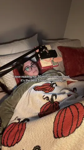 Every night I lie to myself and I’m okay with that 😌📚 #BookTok #bookworm #bookish #romantasy #booktokfyp 