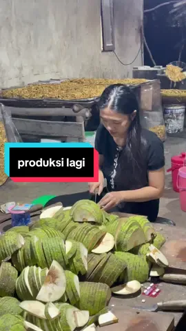 Halo Guys rwrtypdg&$£€>%#^ Kalau mau CO klik keranjang kuning, stok buah mulai langka amankan sekarang sebelum kehabisan.. #stiksukunmentega #sukun #cemilanviral 