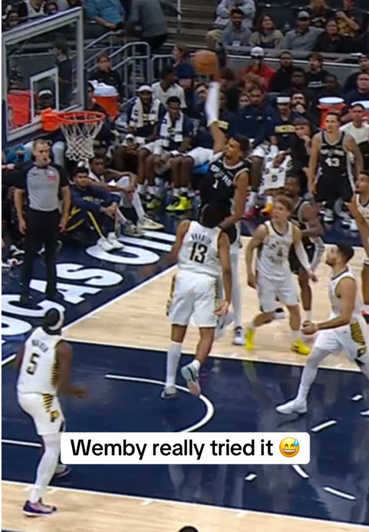 “Victor going for it all” 💀 #NBA #basketball #wemby #spurs 