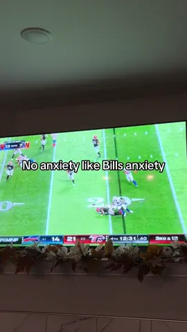 Not doing well over here in Orchard Park🙃 #buffalobills #nfl #anxiety #mnf #fyp 