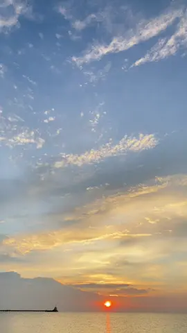 Where the sun meets the water#sunset#fyp #fypシ゚ 