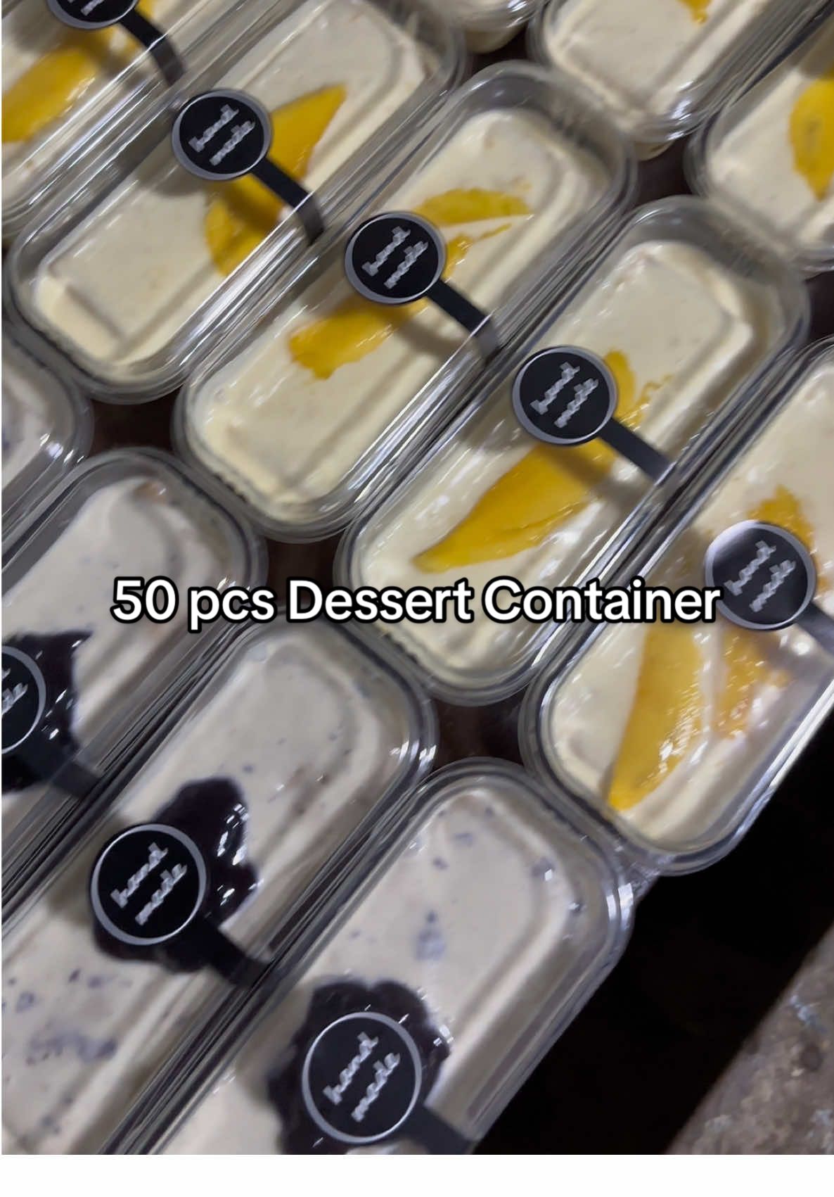 Check out na sis 50 pcs Dessert container sobrang mura lang #fyp #dessertcontainer #grahambusiness #tiramisucake #foryoupage 