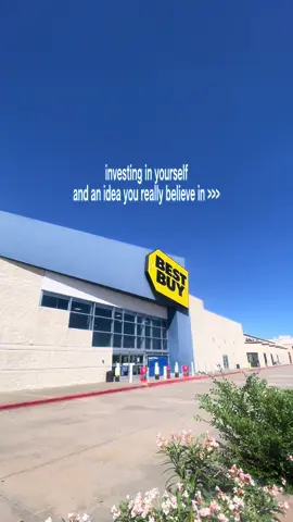 first TikTok video let’s go! ⭐️ good things are coming!!  my mommy also came with us but she was busy looking at the new iPhone LMAO  #femalefounder #entrepreneur #SmallBusiness #originalcopy #business 