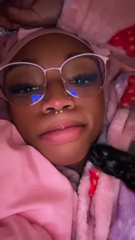 What kinda bedbug is this? #wlw #cat #catmom #kitty #furbaby 