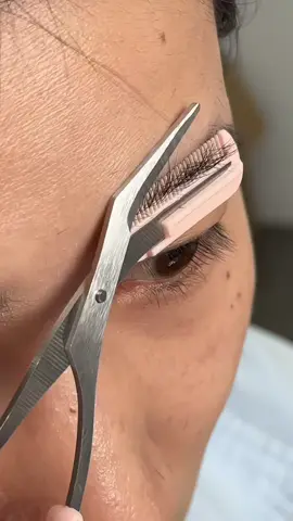 ✨ Mantenha suas sobrancelhas sempre perfeitas com este kit de 2 tesouras de aparar com pente! Prático, leve e ideal para um acabamento profissional em casa. 💖 🔥 De R$ 12,00 💰 Por apenas R$ 4,72 😱 🛒 Garanta o seu 👉 https://s.shopee.com.br/3qET1UdFSw ⚠️ Promoção sujeita à alteração de preço e estoque do site#CuidadosPessoais #BelezaFeminina #SobrancelhasPerfeitas #AutoCuidado #BelezaEmCasa 