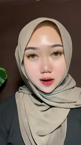 Pengen cerah? Cobain body lotion nya dari liora udah ampuh bgt buat mencerahkan, seharga seblak aja body lotionnya 😍 #bodyserumliora #bodylotionliora #liora 