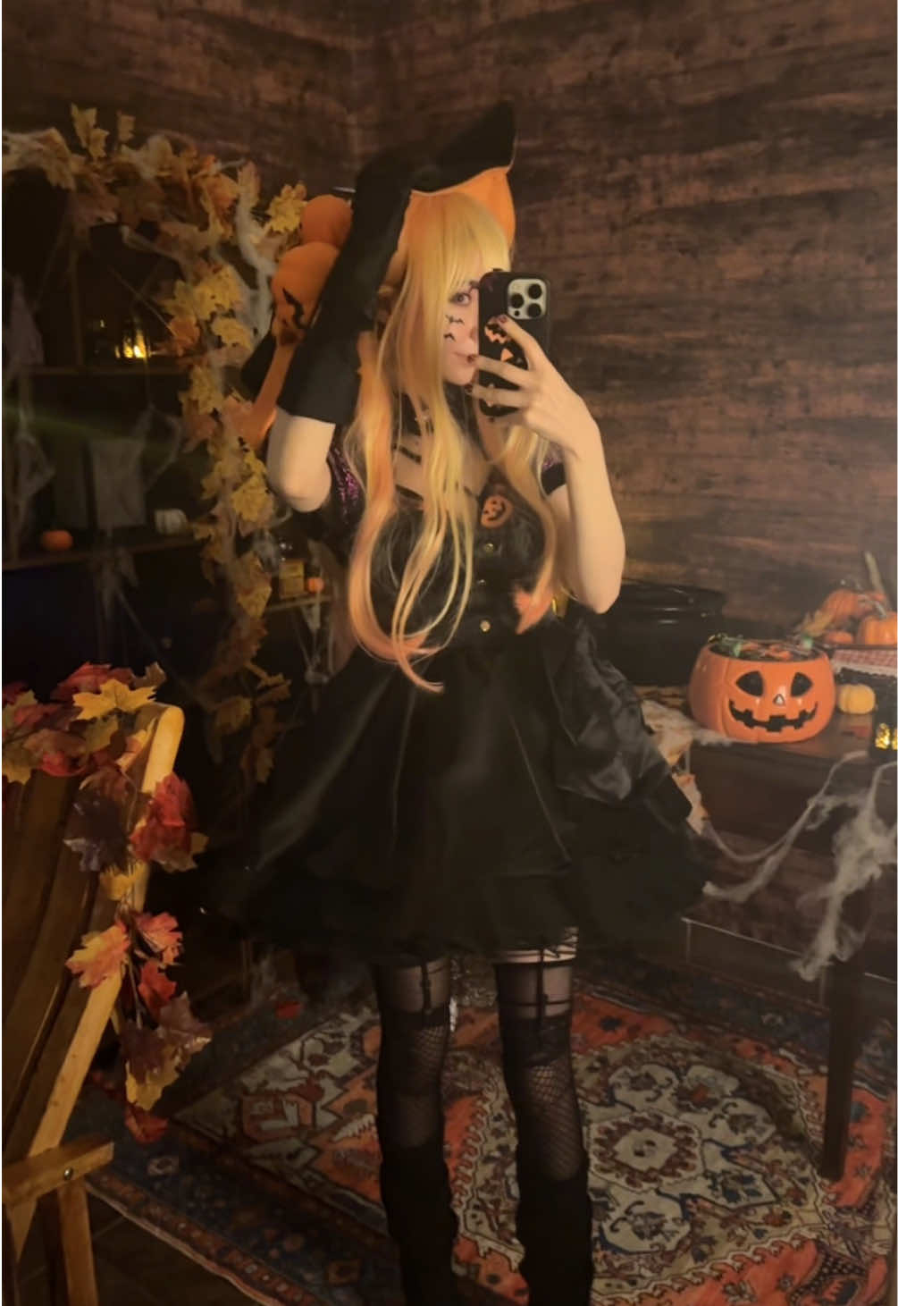 My next Set coming soon!!🎃🧡 #marinkitagawa #foryoupage #cosplayer #mydressupdarling #marinkitagawacosplay 