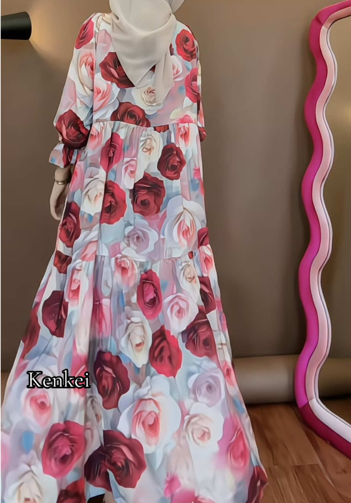 Motifnya cantik banget 🩷🤍🩷🤍🩷🤍🩷 #gamis #gamiscantik #gamiskekinian #ootdhijabstyle 