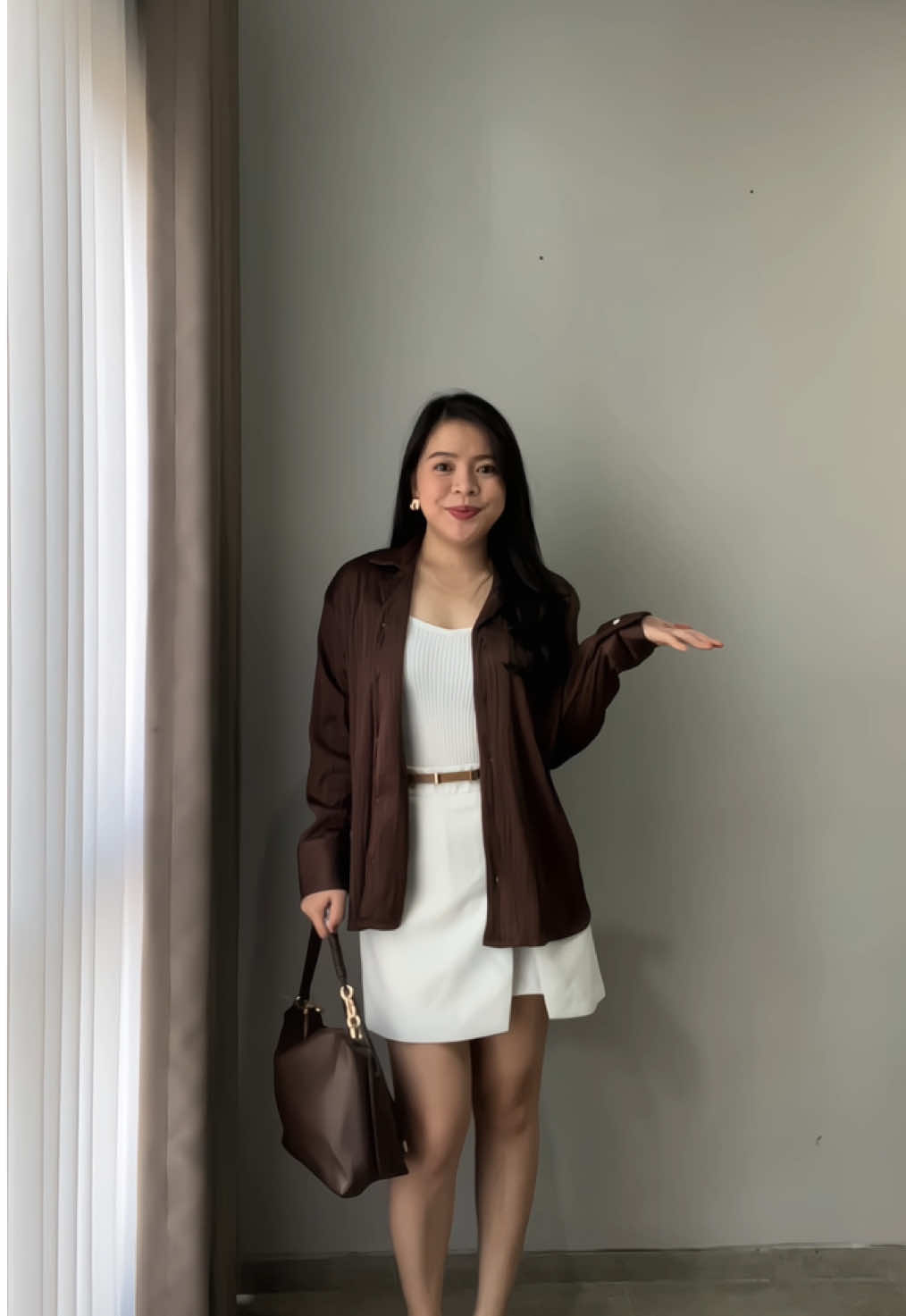 styling brown shirt from @Sagi ID 🤎 #cleanlook #OOTD #fitcheck #browntiktok #brownoutfits 