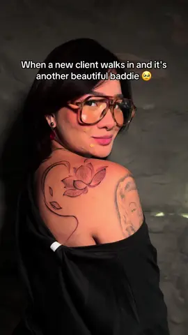 why are my clients always so fine AND tatted? 😮‍💨 #fyp #femaletattooartist #tatttooideas @m i c a y ♡ 