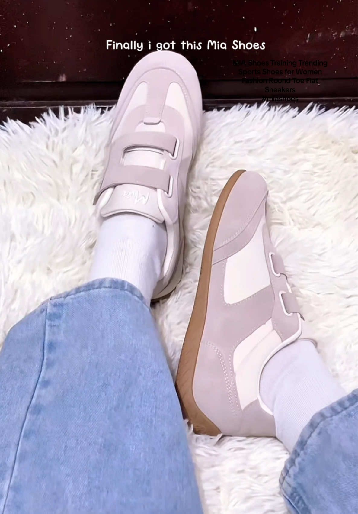 MIA_Shoes Training Trending Sports Shoes for Women Fashion Round Toe Flat Sneakers  #miashoes #flatshoes #shoesforwomen #fashionshoes 