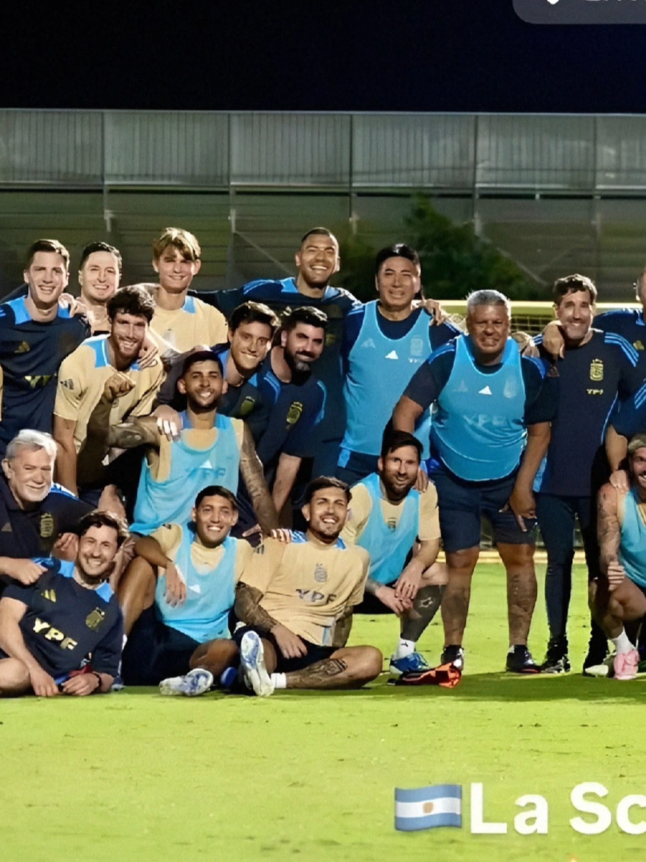 Foto bersama Timnas Argentina di sesi latihan hari terakhir di Miami hari ini 