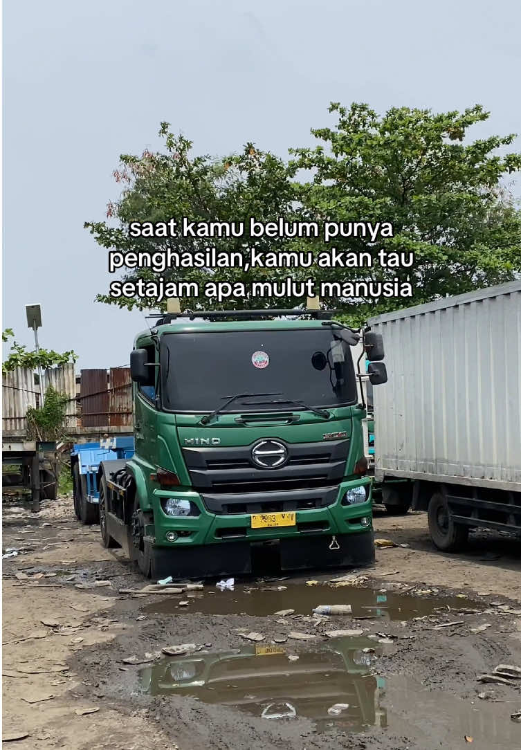 sedikit kejam tapi itulah realita kehidupan#fyp #storytime #drivermuda #truck #hino500 