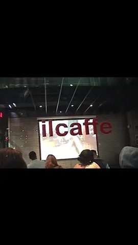 Normalize watching fashion outdoors #8thfloorstudios #losangeles  #fashion  #pfwwatchparty  